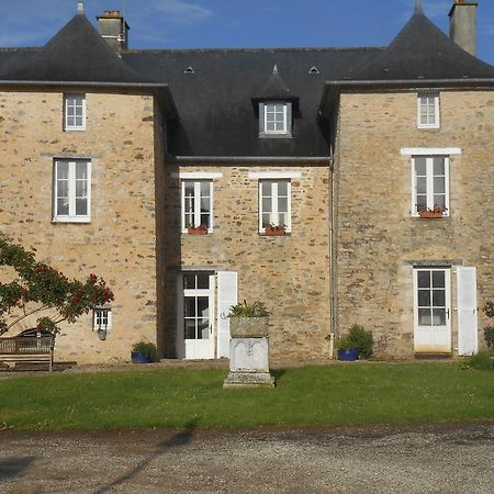 Au Presbytere De Dagmar Erbrée エクステリア 写真